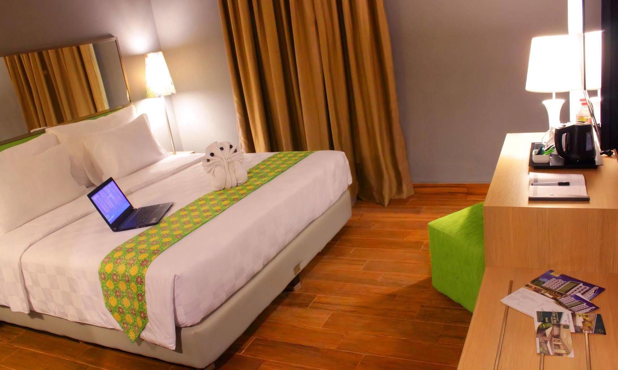 Khas Hotel Pekalongan Εξωτερικό φωτογραφία